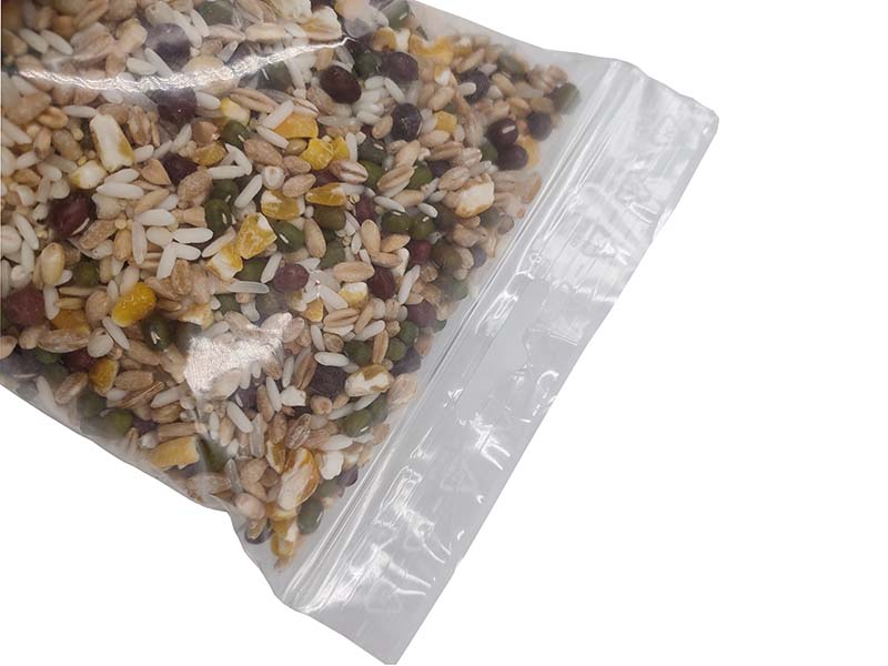 https://www.upmplastic.com/wp-content/uploads/2020/07/unprinted-LDPE-ziplock-bag-4.jpg