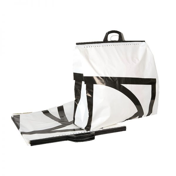 Rigid handle bags are best suited for the fashion retail industry